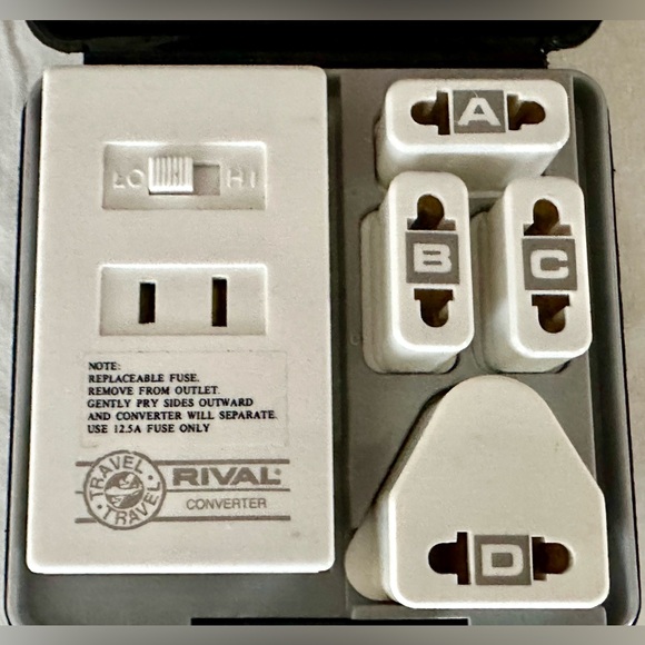 Rival Travel Electrical Voltage Converter Dual Adapter Plug Set in Card Case - Picture 4 of 7